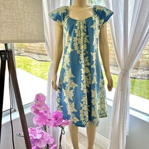Vintage MuuMuu Seawind Hawaiian Dress Size S Small Shift Oversized Blue Floral